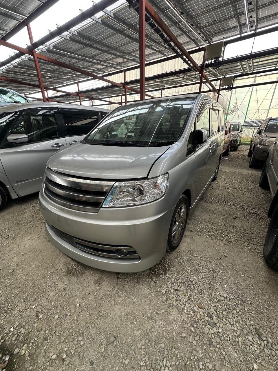 Nissan Serena C25