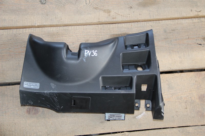 Консоль под руль Nissan Skyline PV36