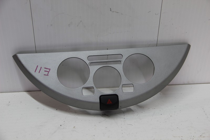 Пластик салона Nissan Note