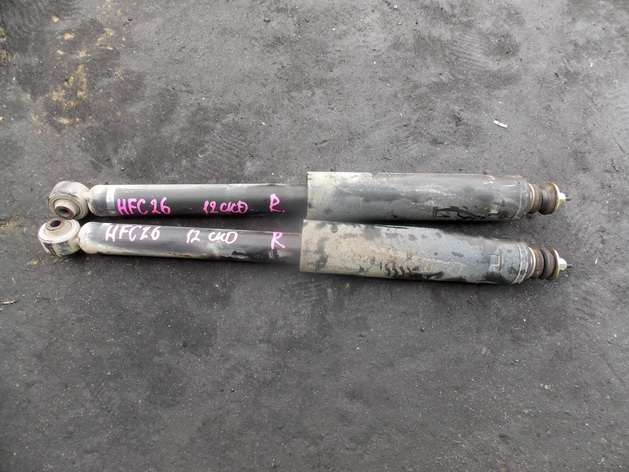 Амортизатор Nissan Serena