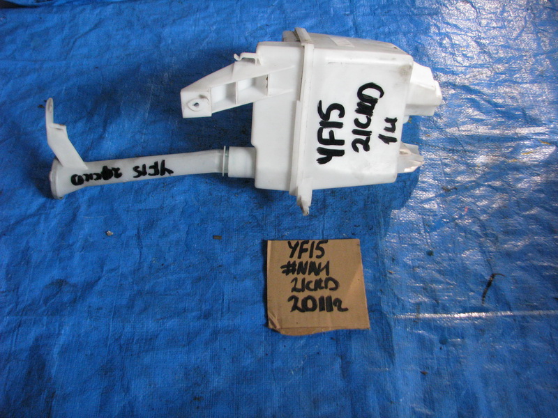 Бачок стеклоомывателя Nissan Juke