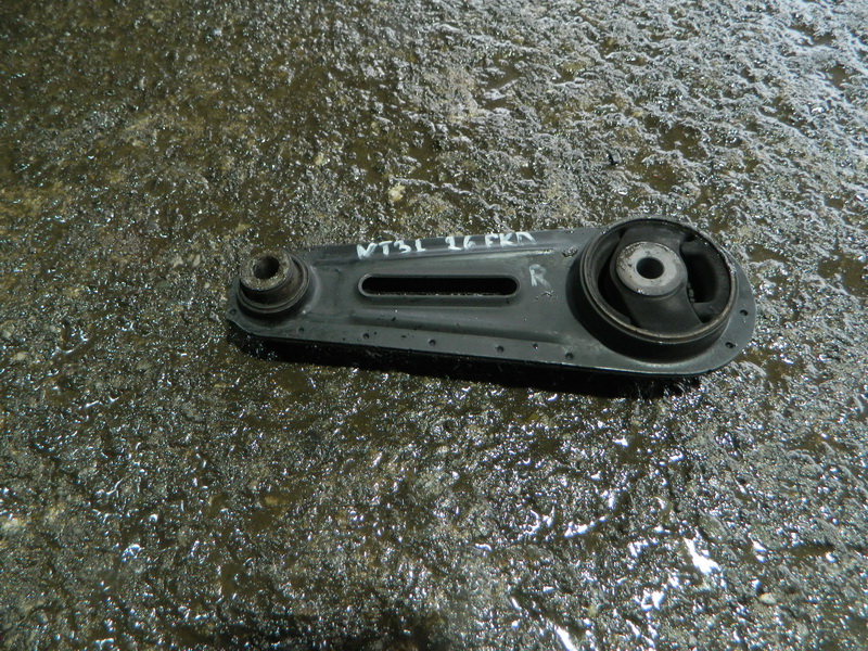 Подушка двигателя Nissan X-Trail