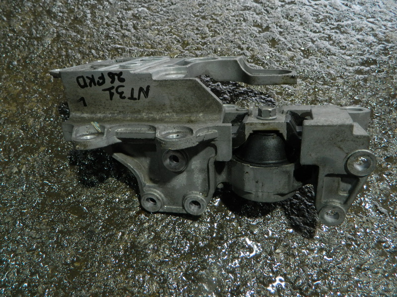 Подушка двигателя Nissan X-Trail