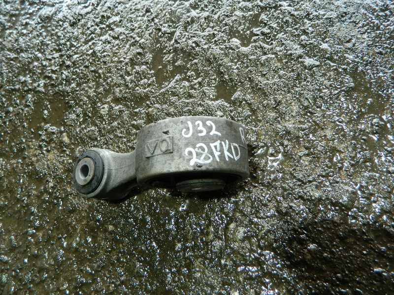 Подушка двигателя Nissan Teana