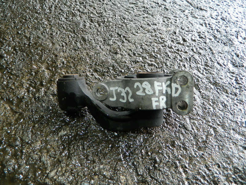 Подушка двигателя Nissan Teana