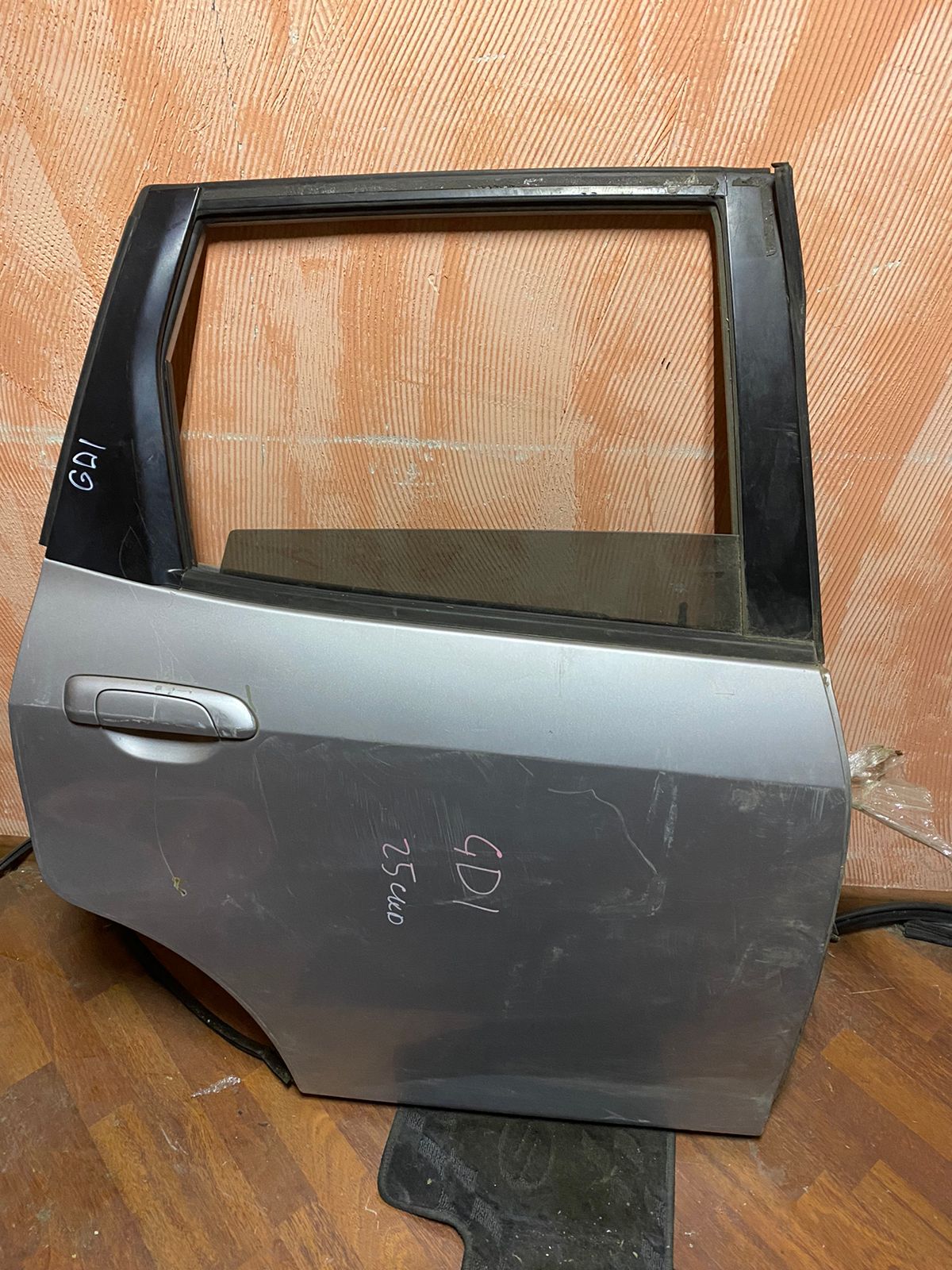 Дверь Honda Fit