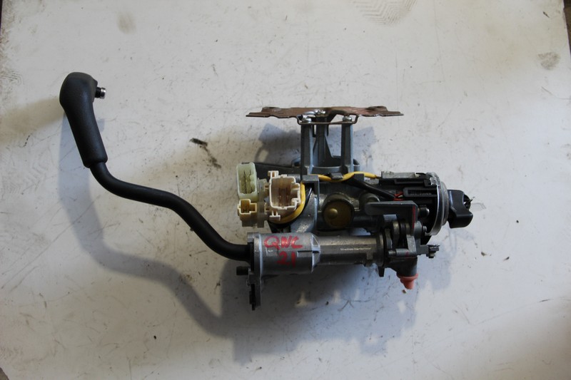 Замок зажигания Toyota Bb