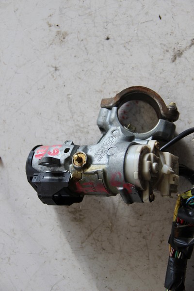 Замок зажигания Toyota Voxy