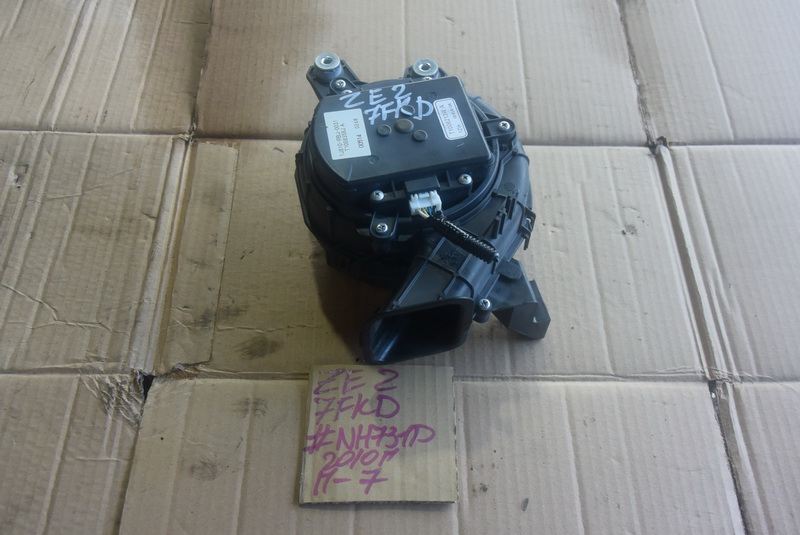 Мотор охлаждения батареи Honda Insight ZE2