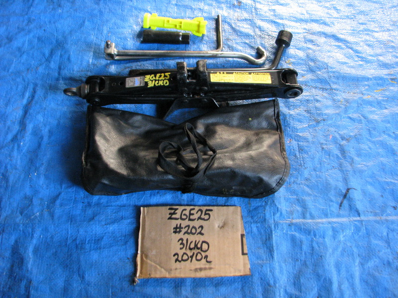 Домкрат Toyota Wish