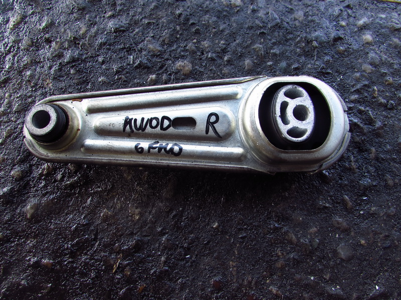 Подушка двигателя Renaut Kangoo KW0D