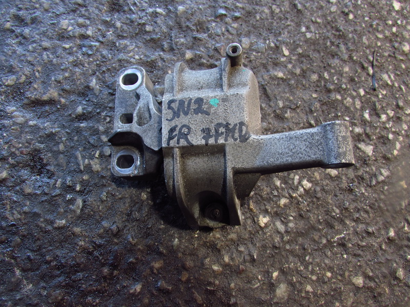 Подушка двигателя Volkswagen Tiguan