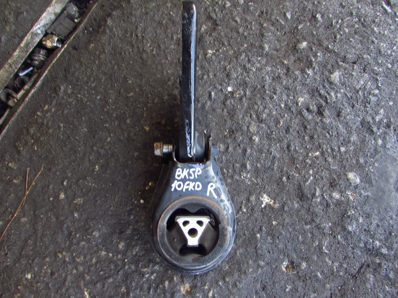 Подушка двигателя Mazda Axela