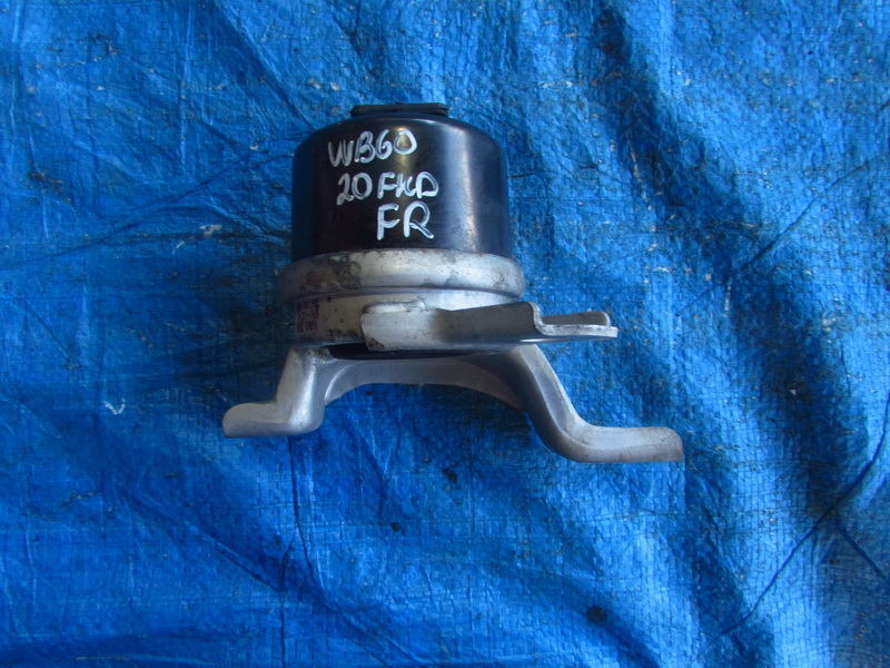 Подушка двигателя Volvo V70