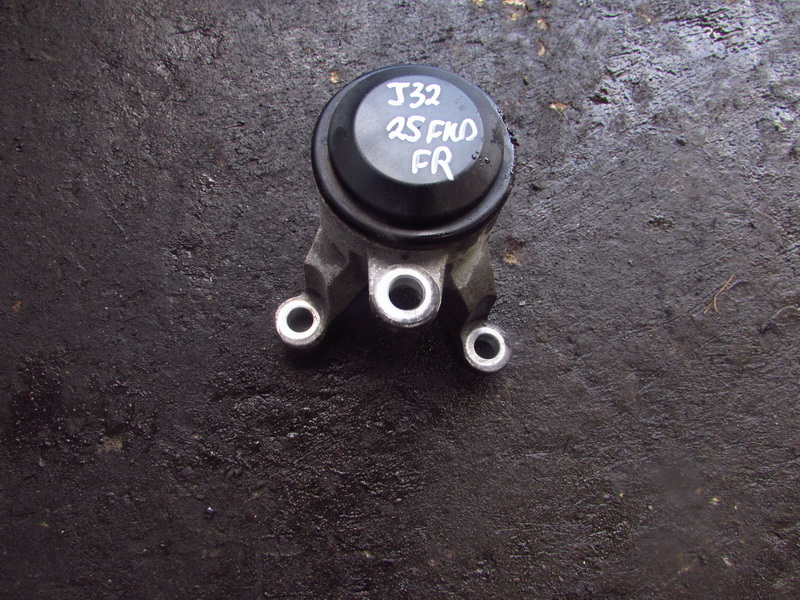 Подушка двигателя Nissan Teana J32