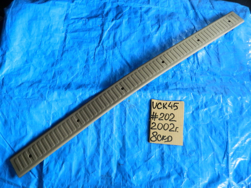 Накладка замка багажника Toyota Sequoia UCK45