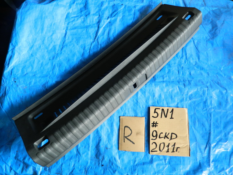 Накладка замка багажника Volkswagen Tiguan 5N1