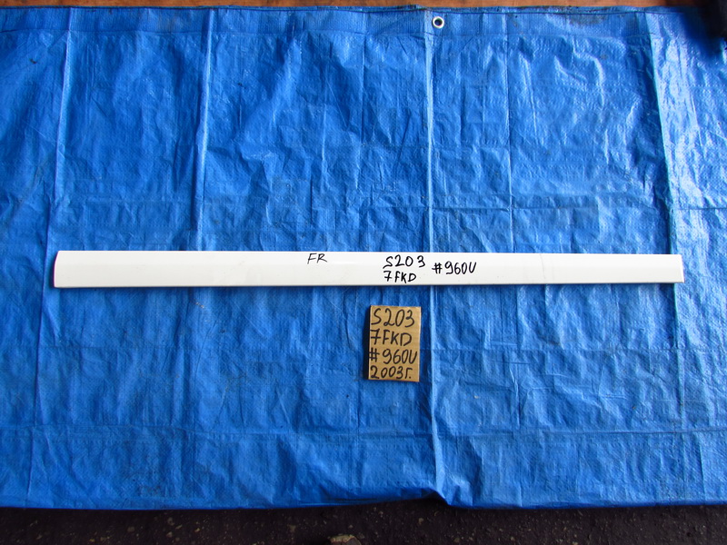 Молдинг на дверь Mercedes-benz C-class S203