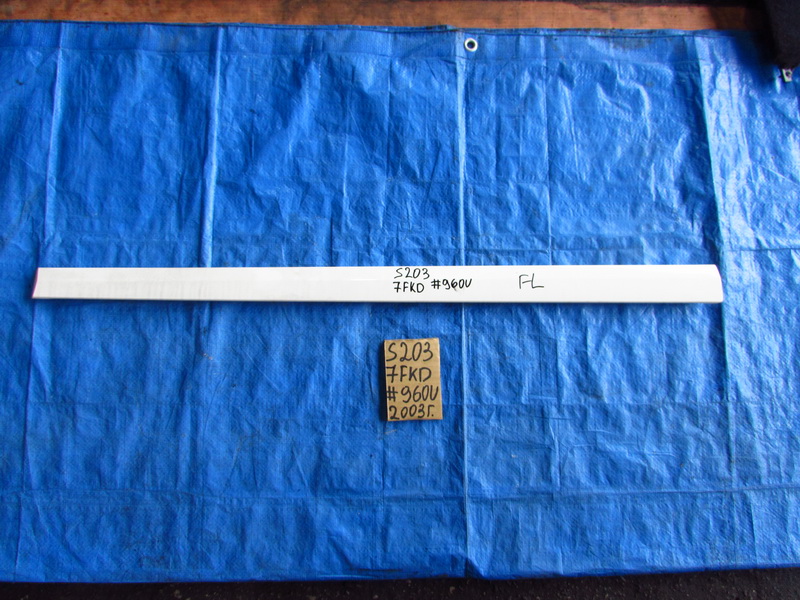 Молдинг на дверь Mercedes-benz C-class S203