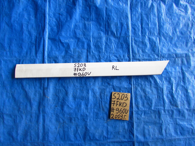 Молдинг на дверь Mercedes-benz C-class S203