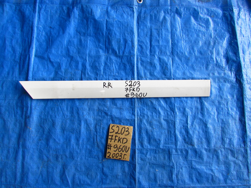 Молдинг на дверь Mercedes-benz C-class S203