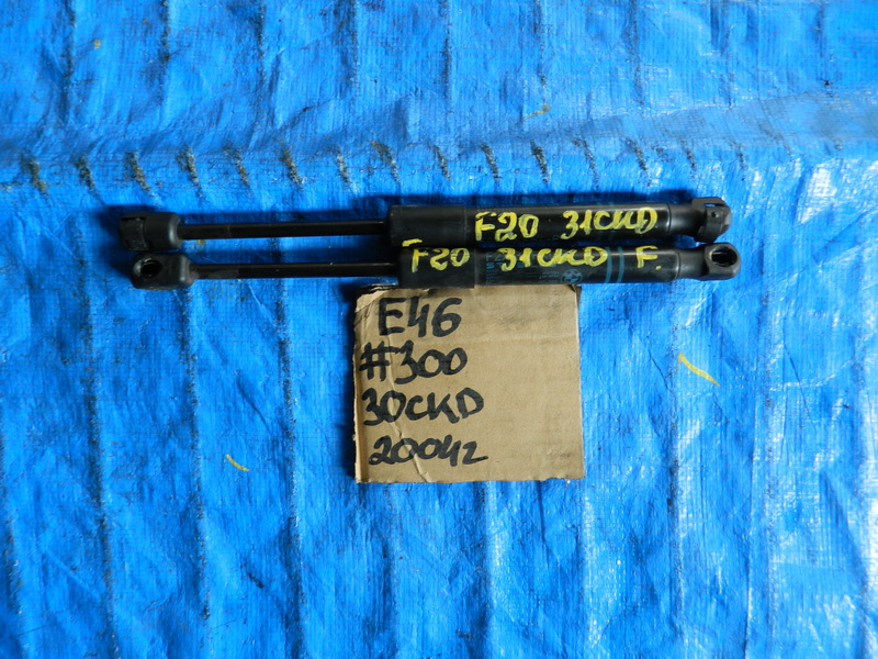 Амортизатор капота BMW 1-series