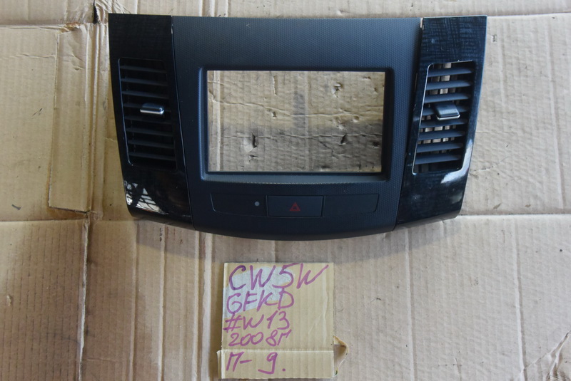 Рамка магнитофона Mitsubishi Outlander CW5W