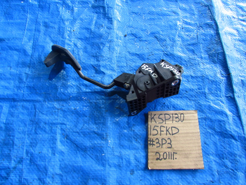 Педаль газа Toyota Vitz KSP130