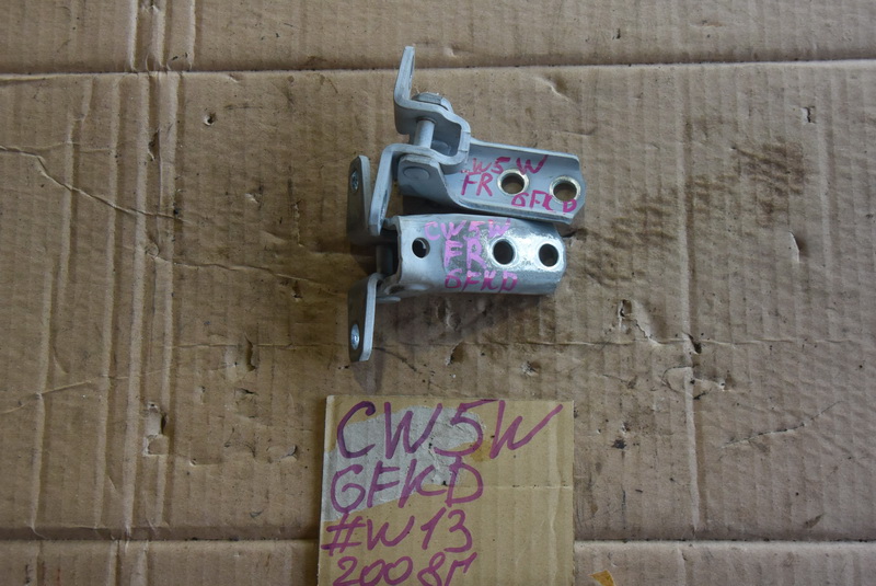 Петля двери Mitsubishi Outlander CW5W
