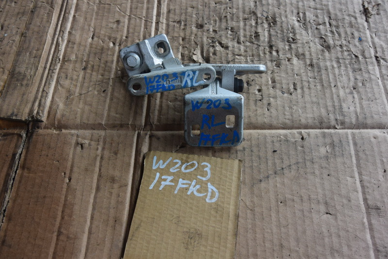 Петля двери Mercedes-benz C-class W203