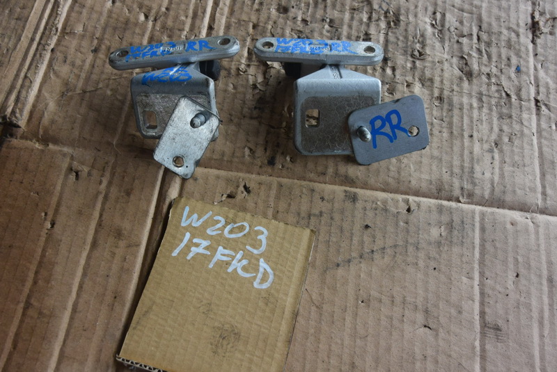 Петля двери Mercedes-benz C-class W203