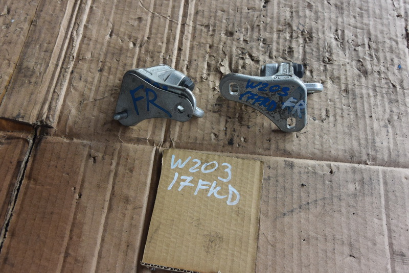 Петля двери Mercedes-benz C-class W203