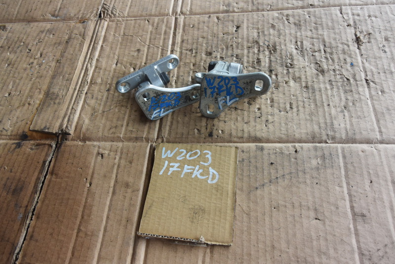 Петля двери Mercedes-benz C-class W203