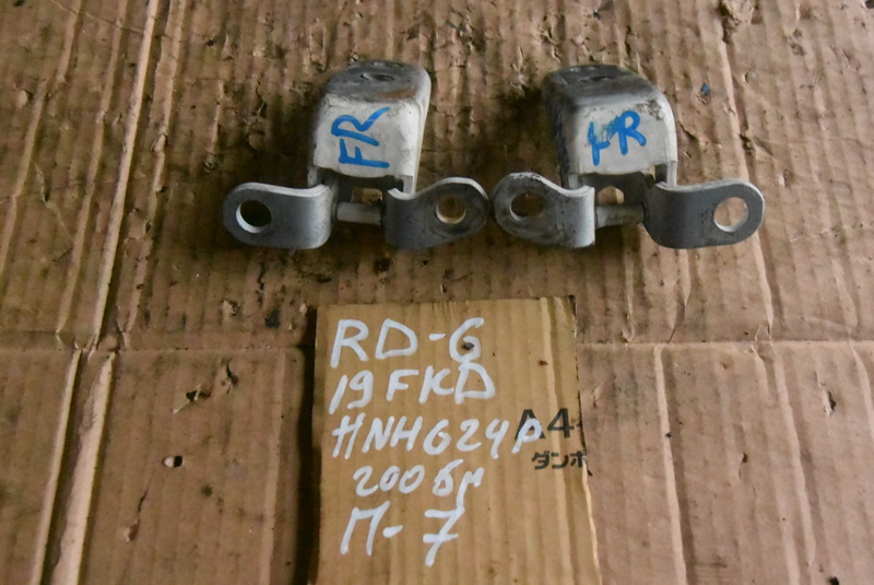 Петля двери Honda CR-V