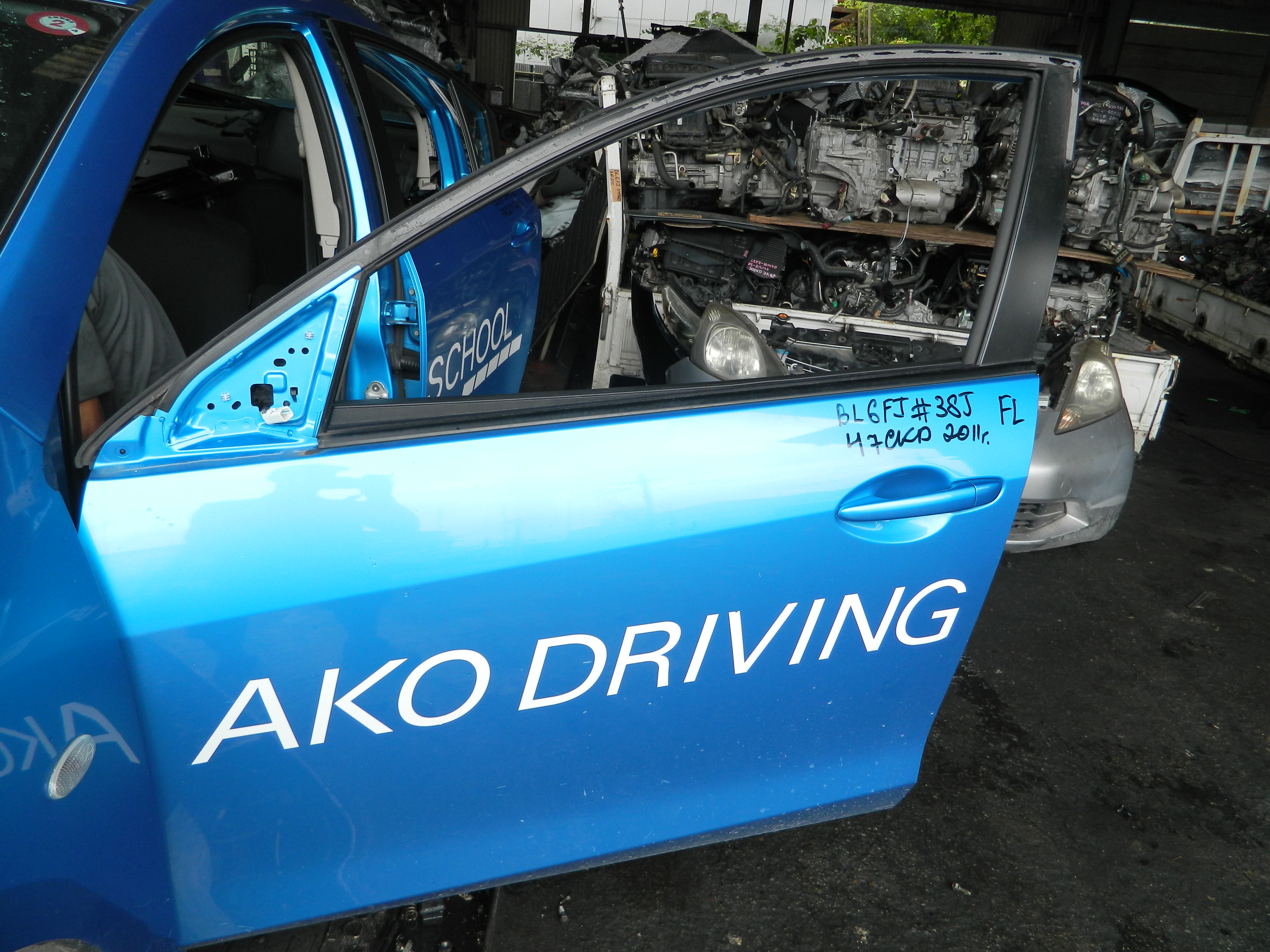 Дверь Mazda Axela