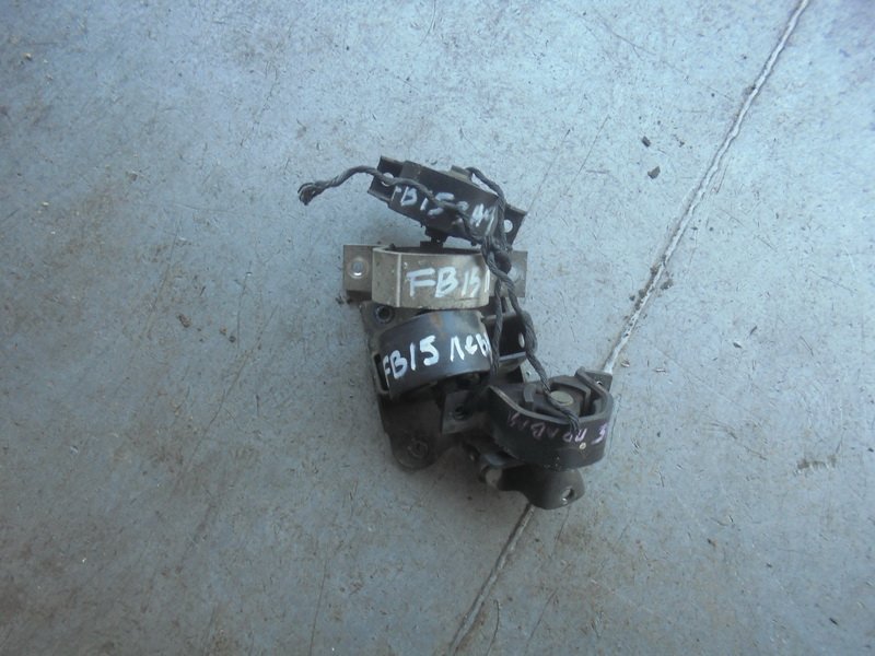 Подушка двигателя Nissan Sunny FB15