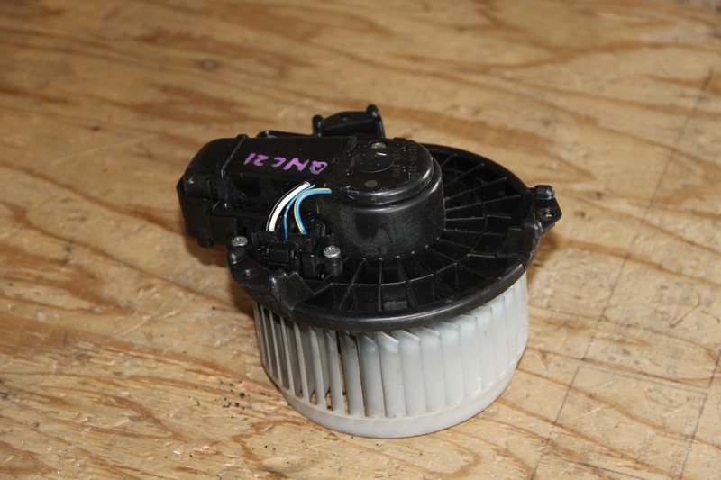 Моторчик печки Toyota Bb QNC21