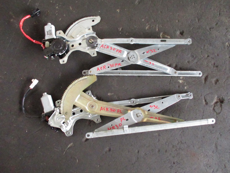 Стеклоподъемник Toyota Estima