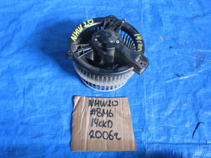 Моторчик печки Toyota Prius NHW20