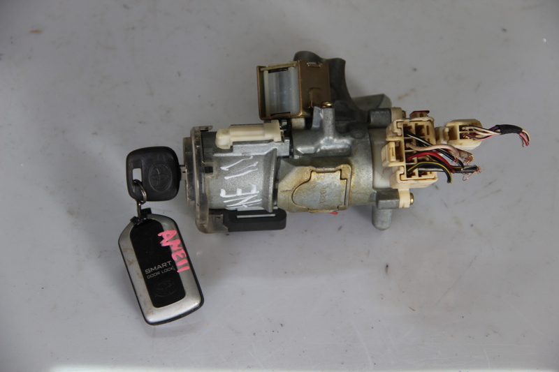 Замок зажигания Toyota Wish