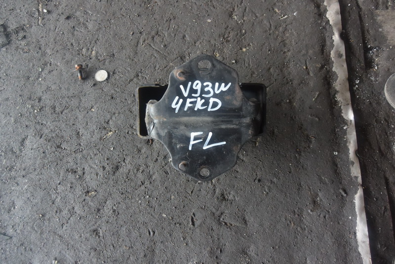 Подушка двигателя Mitsubishi Pajero V93W