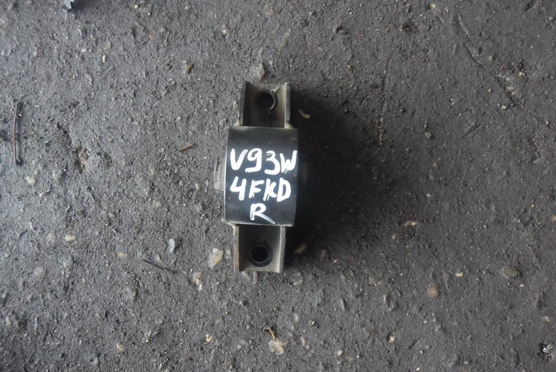 Подушка двигателя Mitsubishi Pajero