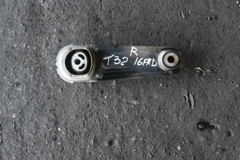 Подушка двигателя Nissan X-Trail