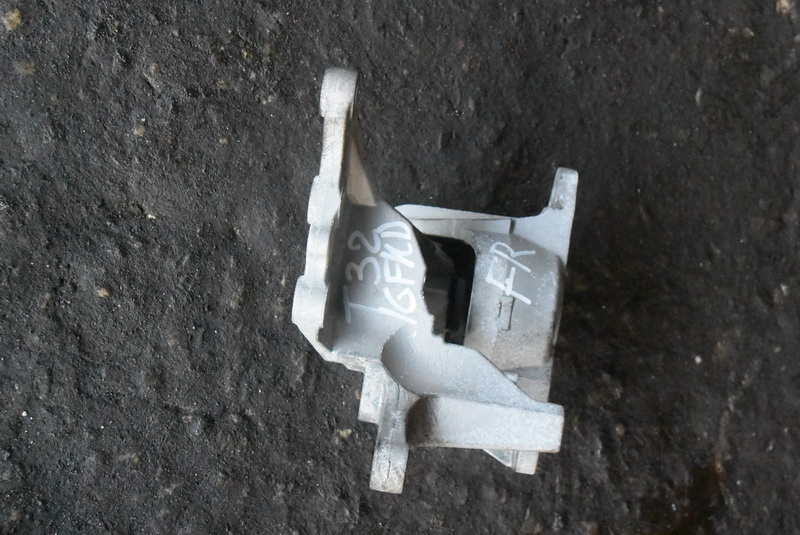 Подушка двигателя Nissan X-Trail