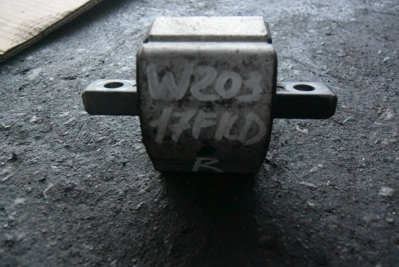 Подушка двигателя Mercedes-benz C-class W203