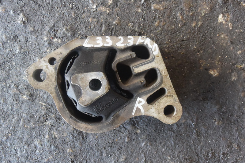 Подушка двигателя Nissan Teana L33