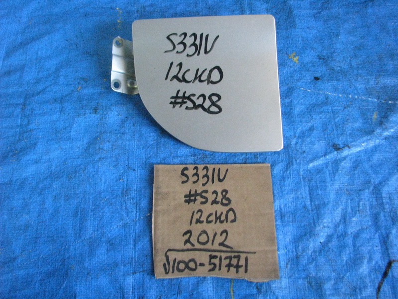 Лючок бензобака Daihatsu Hijet S331V