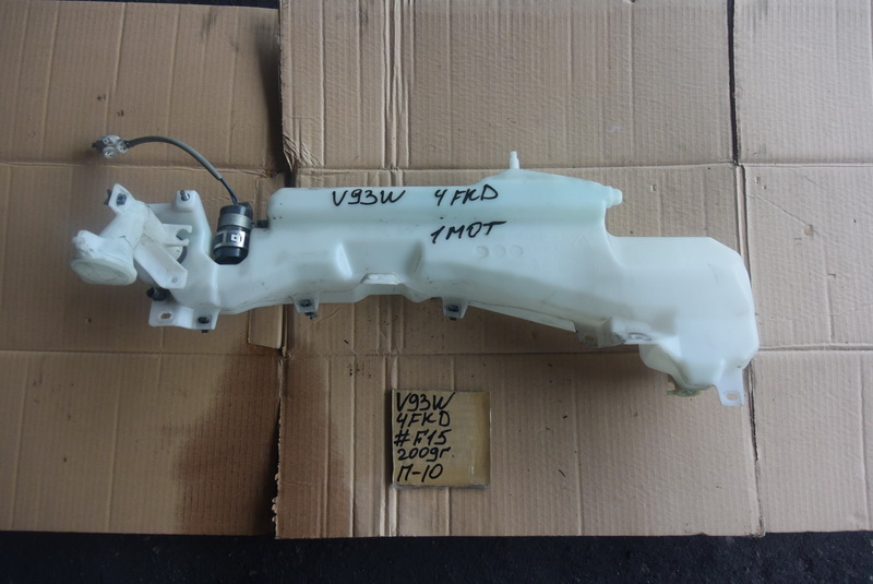 Бачок стеклоомывателя Mitsubishi Pajero