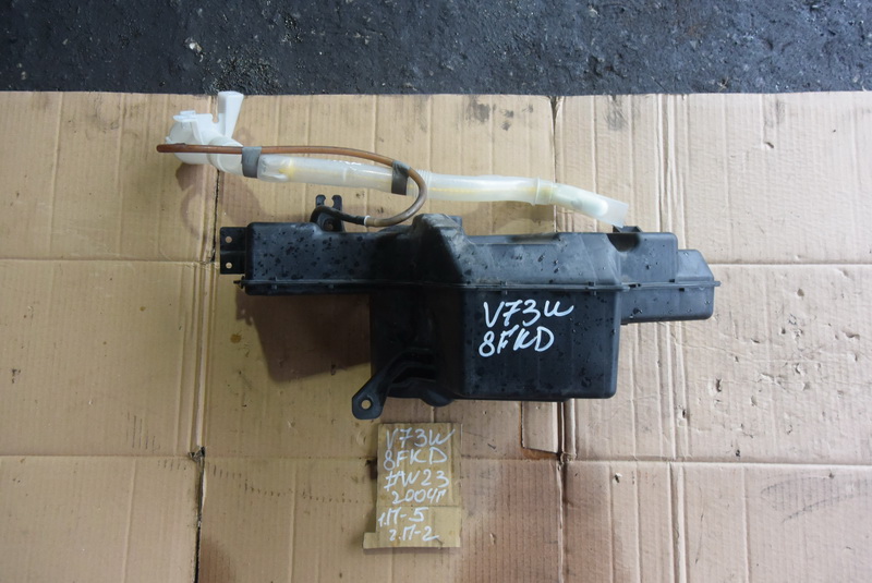 Бачок стеклоомывателя Mitsubishi Pajero