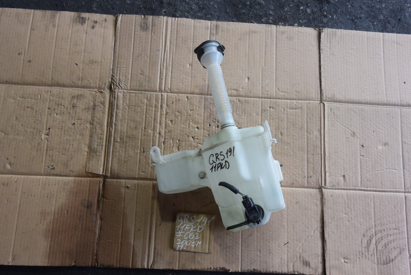 Бачок стеклоомывателя Lexus Gs350